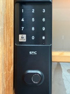 玄関のオートロックの設置のお知らせ